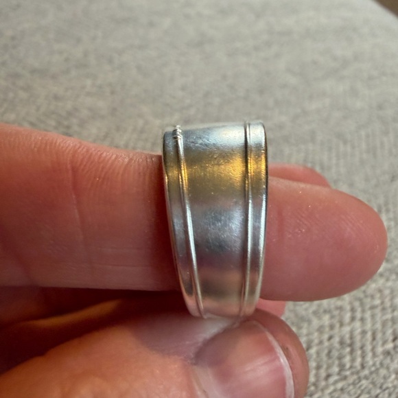 Queen Bess Spoon Ring - Picture 11 of 13